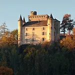 La Du Berger & Son Terrain De Petanque