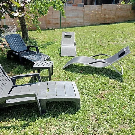 La Du Berger & Son Terrain De Petanque Holiday home